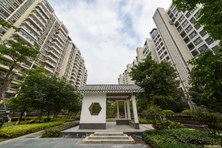 深圳的小产权房到底能不能买（深圳小产权的房子可以买吗）房产税试点即将到来，深圳投资客担心房价下跌，已经开始抛售了！，